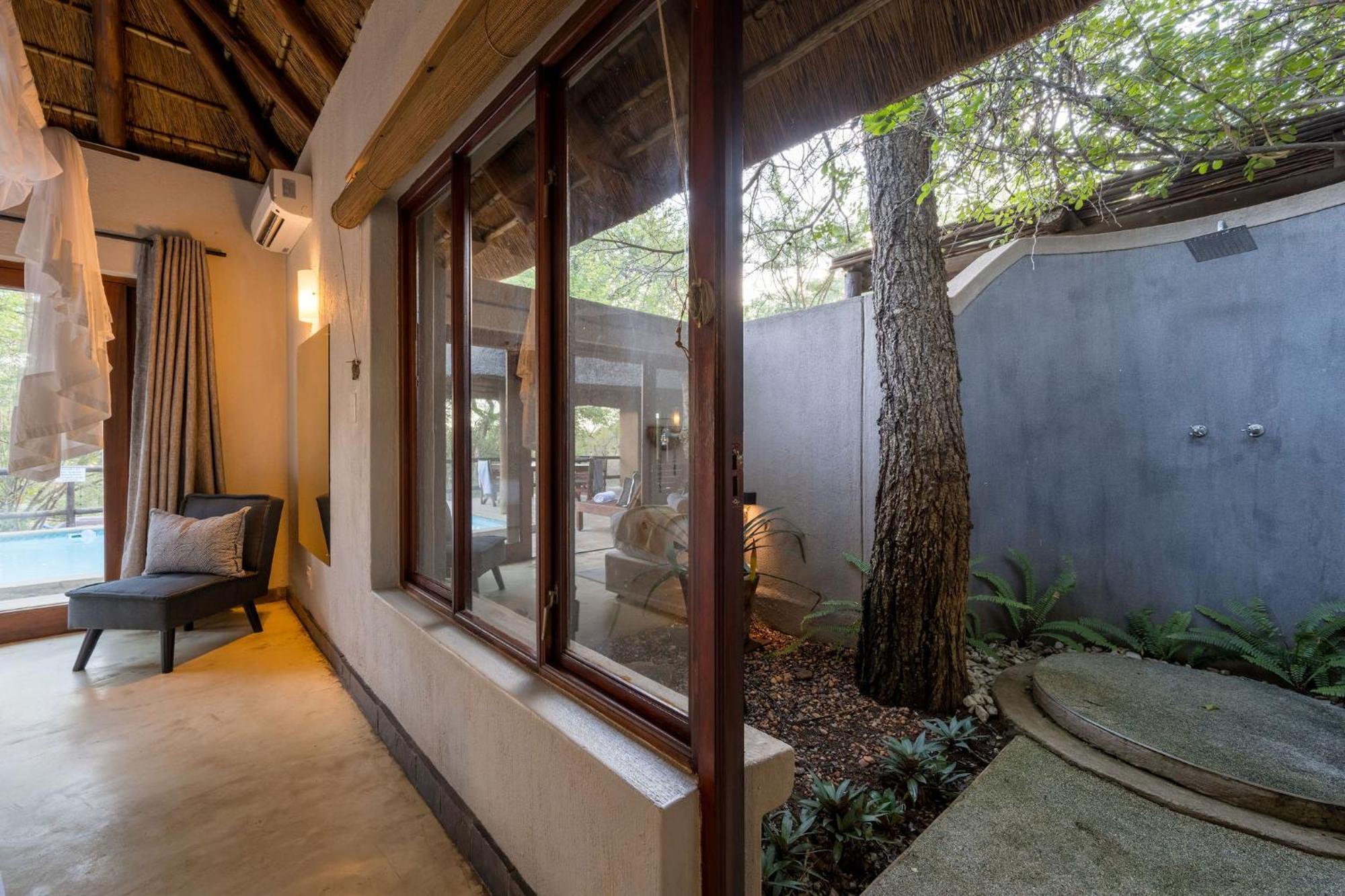 Raptors Lodge Hoedspruit Exterior photo