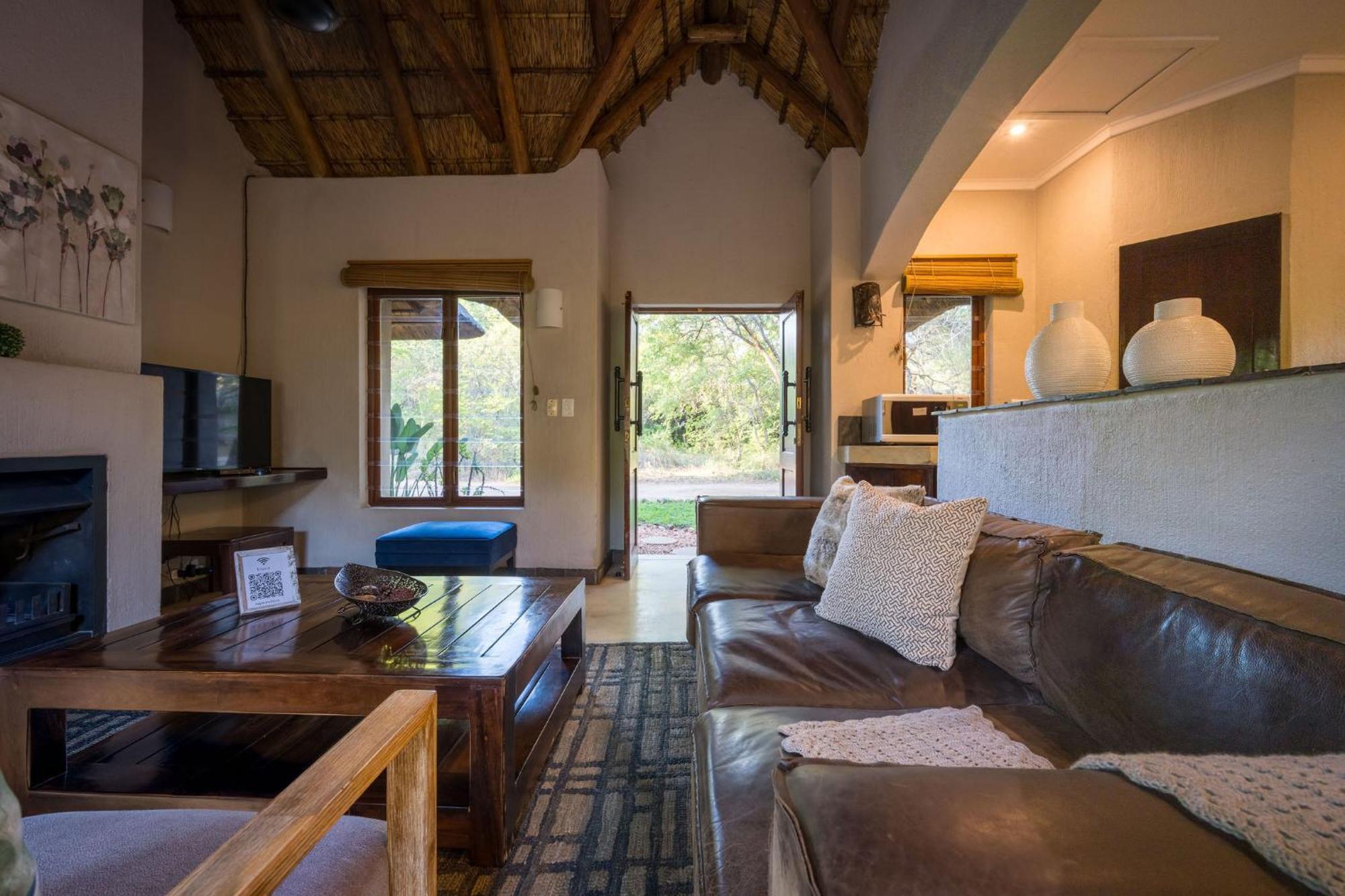 Raptors Lodge Hoedspruit Exterior photo